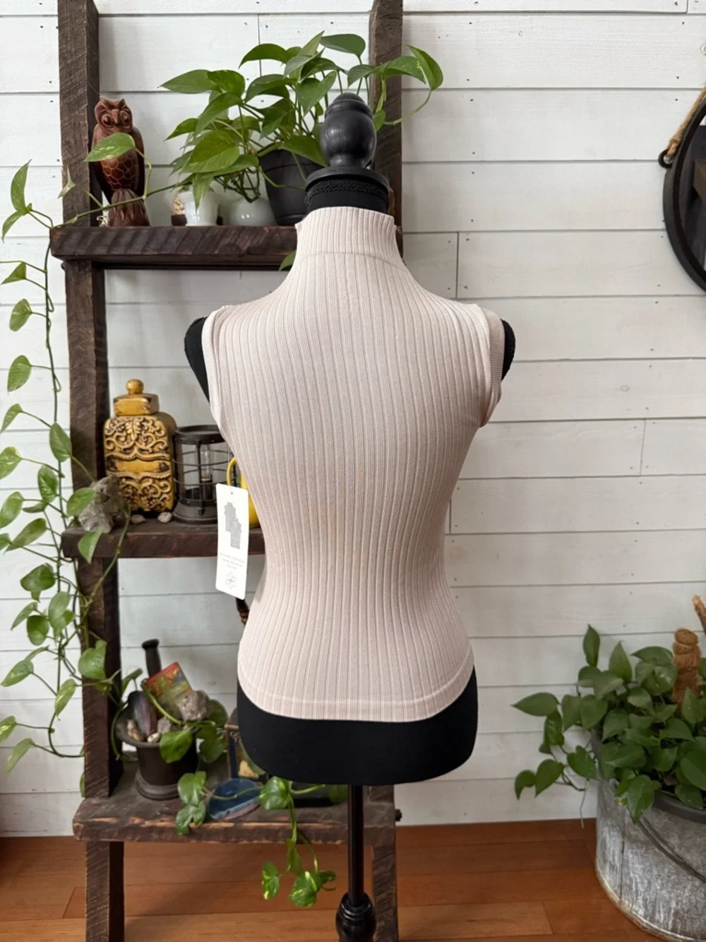 Aura Sleeveless Ribbed Turtleneck Top - Blush Pink - Picture 9 of 17